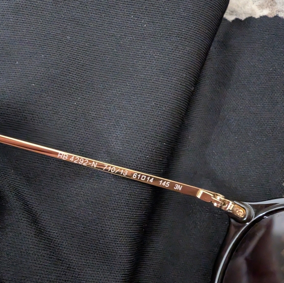 Ray-Ban Round Sunglasses with Case - Picture 8 of 9